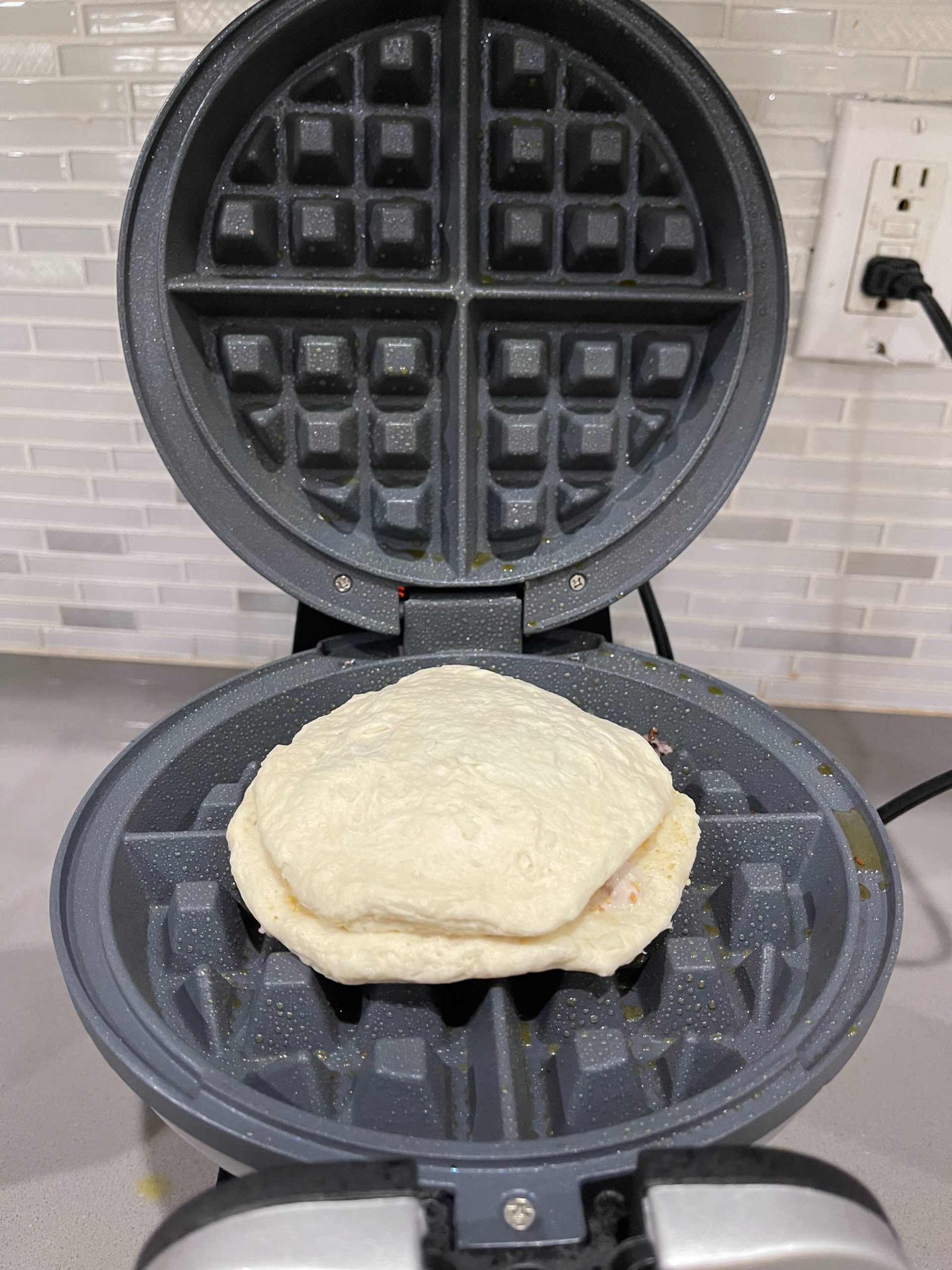 Biscuit Waffles Raspi How to Make Stuffed Biscuit Waffles with 4 Ingredients in 4 Minutes ...